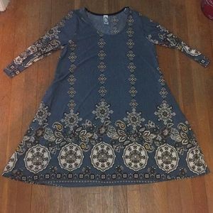 Quarter arm length dress